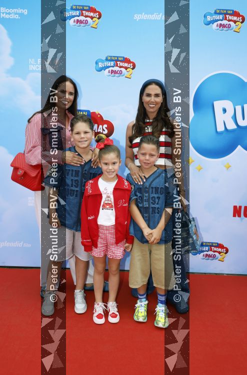 Amsterdam 31 mei 2026
Premiere Rutger Thomas en Paco 2 in Pathe Arena . Danielle de Zeeuw met zus Maybritt Slof 
