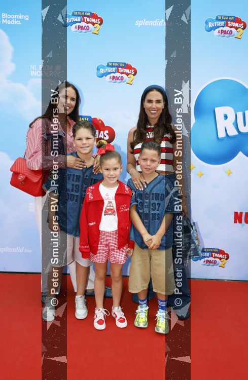 Amsterdam 31 mei 2026
Premiere Rutger Thomas en Paco 2 in Pathe Arena . Danielle de Zeeuw met zus Maybritt Slof 