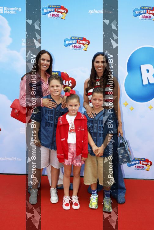 Amsterdam 31 mei 2026
Premiere Rutger Thomas en Paco 2 in Pathe Arena . Danielle de Zeeuw met zus Maybritt Slof 