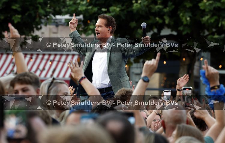 Zwolle 8 juli 2026
Muziekfeest op het Plein . Danny de Munk 