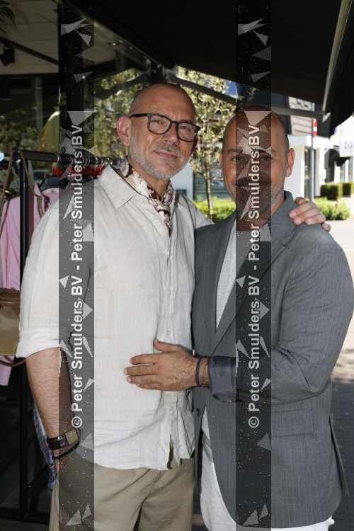 Hilversum 22 mai 2026
Domenik Romano en Ferenc Damen  van het programa MAFS in hun kleing winkel 