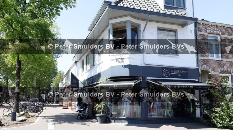 Hilversum 22 mai 2026
Domenik Romano en Ferenc Damen  van het programa MAFS in hun kleing winkel 