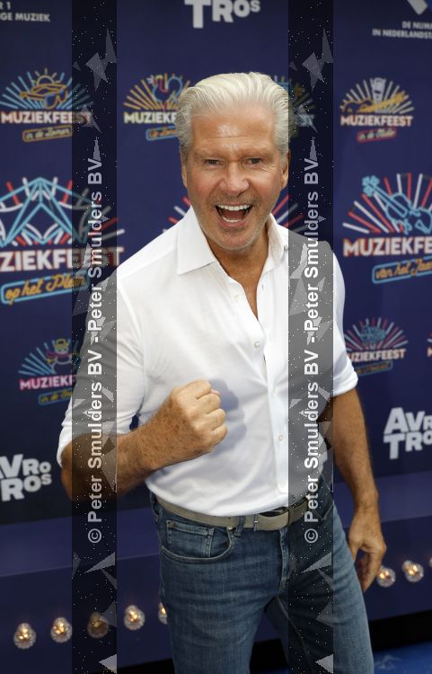 Zwolle, 8 Juli 2026
Muziekfeest Grote Markt
Dries Roelvink