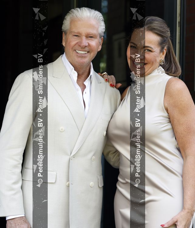 Blaricum / Amstelveen 28 mei 2026
Oger Lusink en zijn vrouw Ellen trouwen in het gemeentehuis van Blaricum en daarna hebben ze een lunch bij restaurant Aan de Poel . Dries Roelvink en zijn vrouw Honoria