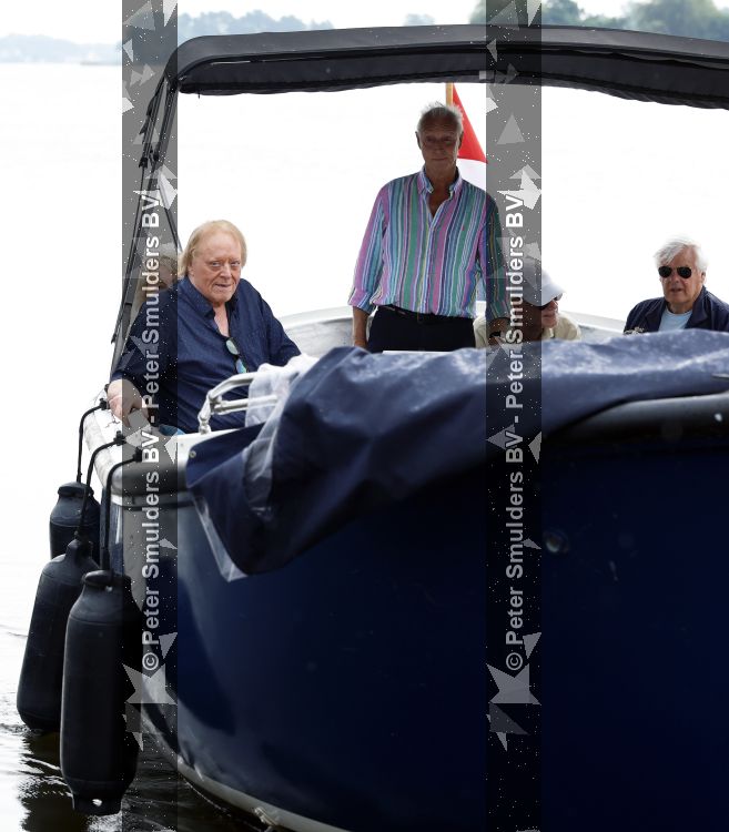 Loosdrecht 29 mei 2026
Eddy Ouwens viert zijn 80e verjaardag met een boottocht en een borrel bij Lakeside cafe .