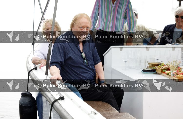 Loosdrecht 29 mei 2026
Eddy Ouwens viert zijn 80e verjaardag met een boottocht en een borrel bij Lakeside cafe .