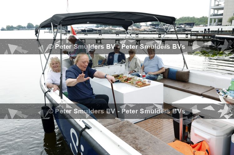 Loosdrecht 29 mei 2026
Eddy Ouwens viert zijn 80e verjaardag met een boottocht en een borrel bij Lakeside cafe .