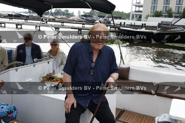 Loosdrecht 29 mei 2026
Eddy Ouwens viert zijn 80e verjaardag met een boottocht en een borrel bij Lakeside cafe .