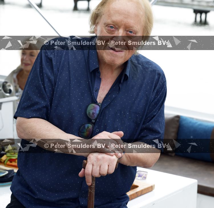 Loosdrecht 29 mei 2026
Eddy Ouwens viert zijn 80e verjaardag met een boottocht en een borrel bij Lakeside cafe .