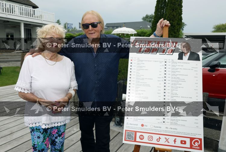 Loosdrecht 29 mei 2026
Eddy Ouwens viert zijn 80e verjaardag met een boottocht en een borrel bij Lakeside cafe . Eddy Ouwens en Tineke de Nooij