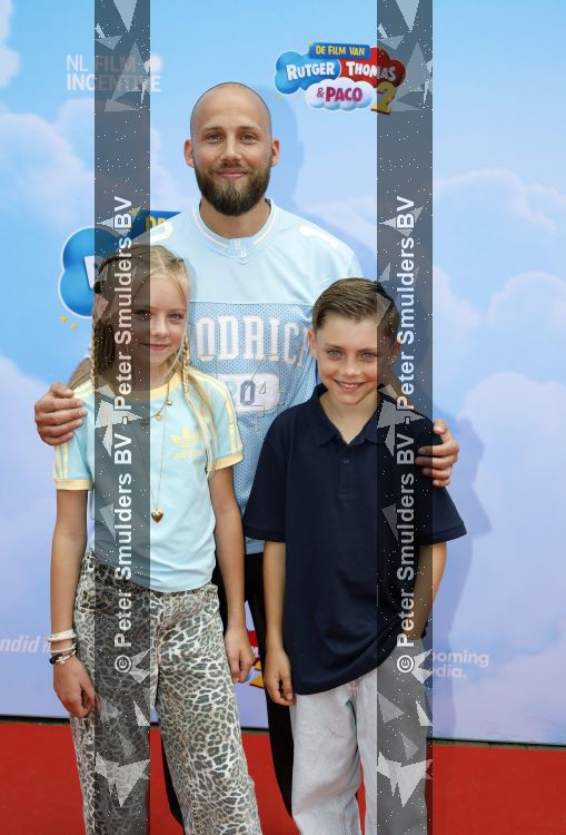 Amsterdam 31 mei 2026
Premiere Rutger Thomas en Paco 2 in Pathe Arena . Edino v Dorsten met kinderen 