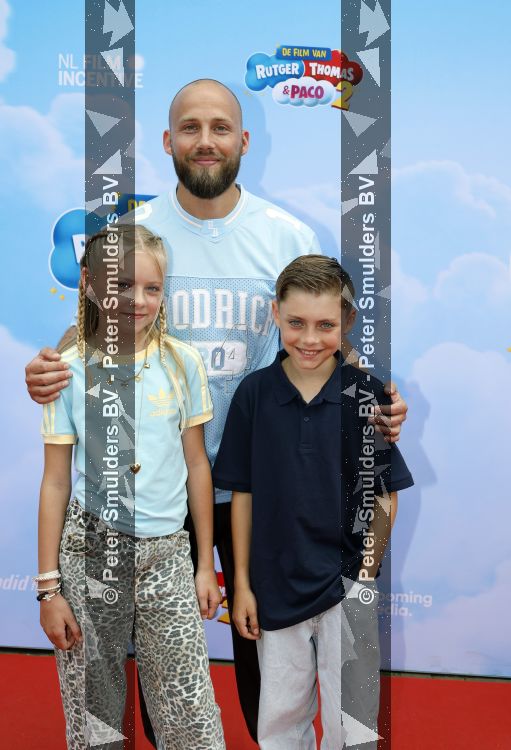 Amsterdam 31 mei 2026
Premiere Rutger Thomas en Paco 2 in Pathe Arena . Edino v Dorsten met kinderen 
