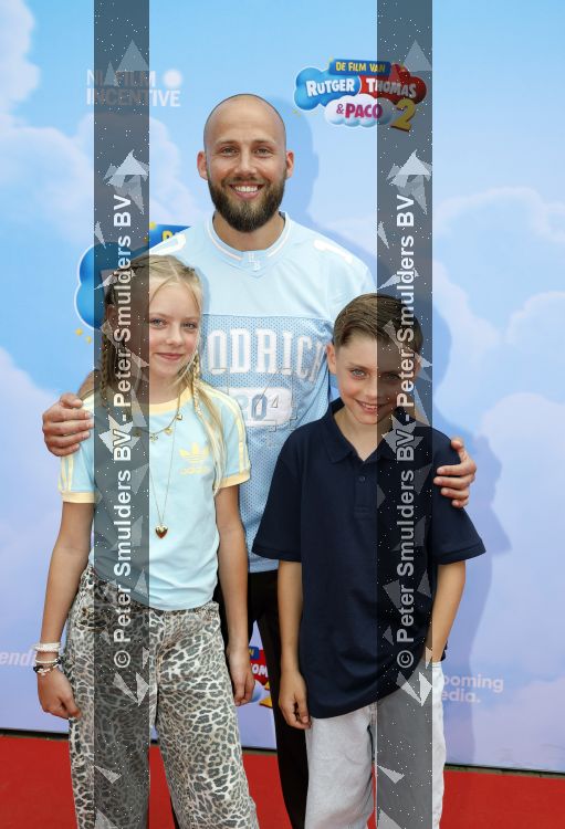 Amsterdam 31 mei 2026
Premiere Rutger Thomas en Paco 2 in Pathe Arena . Edino v Dorsten met kinderen 