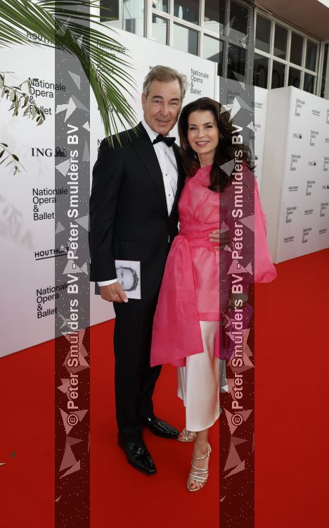Amsterdam 2 juli 2026
Zijne Majesteit de Koning Willem Alexander en Hare Majesteit Koningin Maxima zijn aanwezig bij het gala van het Nationale Ballet ter ere van het afscheid van directeur Ted Brandsen. OOk burgemeester Femke Halsema en Commisaris v d Koningin Arthur v Dijk zijn aanwezig . Erik de Vogel en Carolien de Bruin