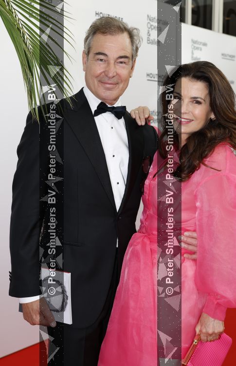 Amsterdam 2 juli 2026
Zijne Majesteit de Koning Willem Alexander en Hare Majesteit Koningin Maxima zijn aanwezig bij het gala van het Nationale Ballet ter ere van het afscheid van directeur Ted Brandsen. OOk burgemeester Femke Halsema en Commisaris v d Koningin Arthur v Dijk zijn aanwezig . Erik de Vogel en Carolien de Bruin