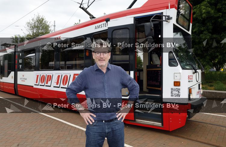 Amsterdam 27 mei 2026
3e deel van de boekenreeks 60 jaar Top 40 wordt feestelijk gelanceerd door bestickerde Top 40-tram met Erik de Zwart als trambestuurder. Natalie La Rose Erik de Zwart, Godfried Nevels en Jeroen Nieuwenhuize  zijn aanwezig 