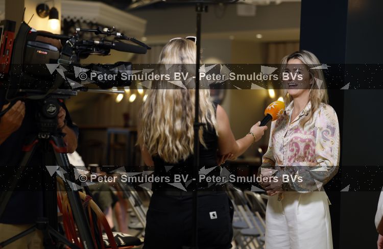 Den Haag 10 juli 2026
Boekpresentatie Estevana Polman bij boekenwinkel Paagman . Eva Jinek interviewt haar .