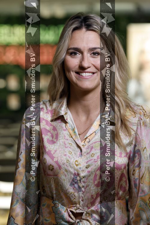 Den Haag 10 juli 2026
Boekpresentatie Estevana Polman bij boekenwinkel Paagman . Eva Jinek interviewt haar .