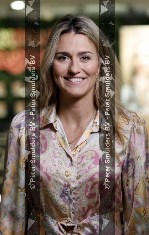 Den Haag 10 juli 2026
Boekpresentatie Estevana Polman bij boekenwinkel Paagman . Eva Jinek interviewt haar .