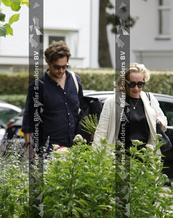 Noordwijk 5 juli 2026
Eva Jinek en haar man Dexter v d Voorn gaan met hun kinderen op bezoek bij vrienden in Noordwijk 