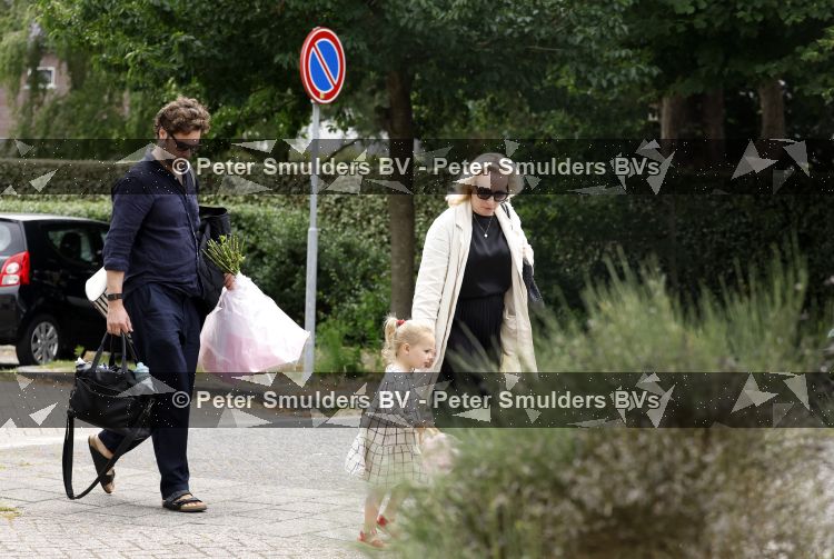 Noordwijk 5 juli 2026
Eva Jinek en haar man Dexter v d Voorn gaan met hun kinderen op bezoek bij vrienden in Noordwijk 