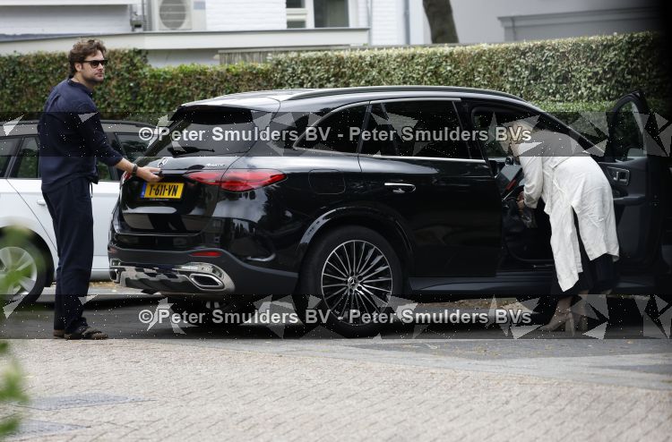 Noordwijk 5 juli 2026
Eva Jinek en haar man Dexter v d Voorn gaan met hun kinderen op bezoek bij vrienden in Noordwijk 