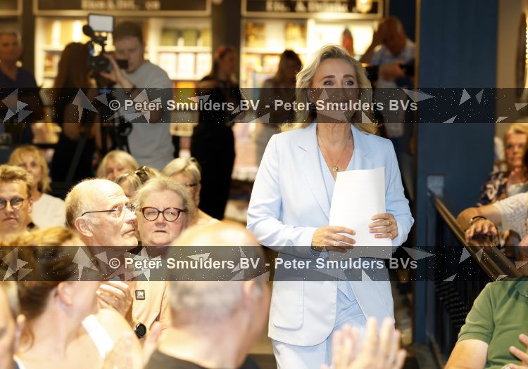 Den Haag 10 juli 2026
Boekpresentatie Estevana Polman bij boekenwinkel Paagman . Eva Jinek interviewt haar .