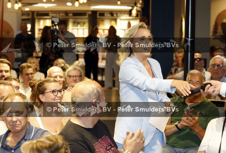Den Haag 10 juli 2026
Boekpresentatie Estevana Polman bij boekenwinkel Paagman . Eva Jinek interviewt haar .