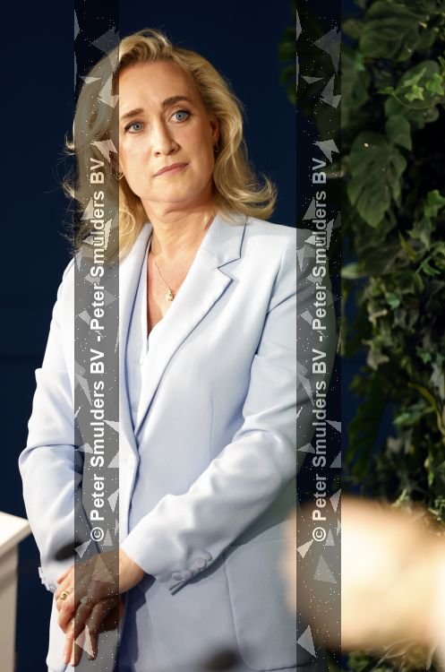 Den Haag 10 juli 2026
Boekpresentatie Estevana Polman bij boekenwinkel Paagman . Eva Jinek interviewt haar .