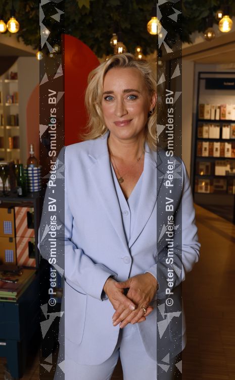 Den Haag 10 juli 2026
Boekpresentatie Estevana Polman bij boekenwinkel Paagman . Eva Jinek interviewt haar .