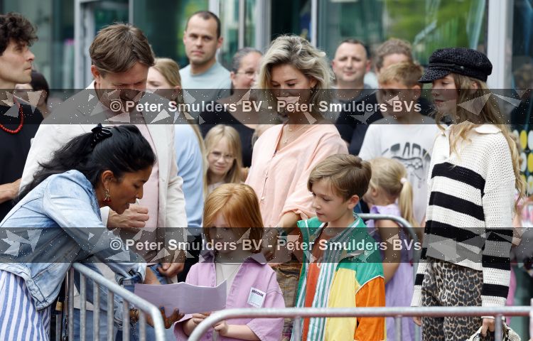 Amsterdam 31 mei 2026
Premiere Rutger Thomas en Paco 2 in Pathe Arena . Johnny de Mol kwam met zijn vrouw Anouk de Mol en hun kinderen Johnny jr Fender en Kiki 