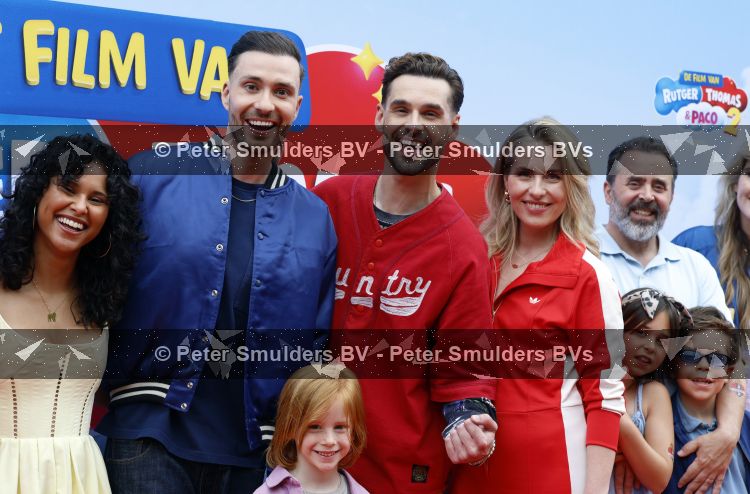 Amsterdam 31 mei 2026
Premiere Rutger Thomas en Paco 2 in Pathe Arena . Johnny de Mol kwam met zijn vrouw Anouk de Mol en hun kinderen Johnny jr Fender en Kiki 