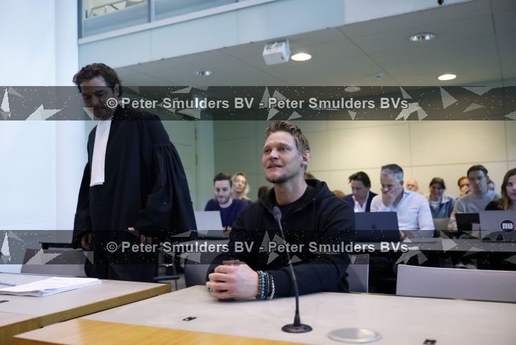 Utrecht 13 mei 2026
Rechtszaak van Ferry Doedens bij de rechtbank van Utrecht waar veel pers aanwezig is . Ferry heeft met drugs op achter het stuur van zijn auto gezeten.