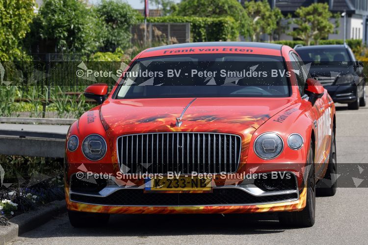 Vinkeveen 23 mei 2026
Frank v Etten heeft een vleesbedrijf (meat for more) Op zijn bentley staat de naam van het bedrijf .