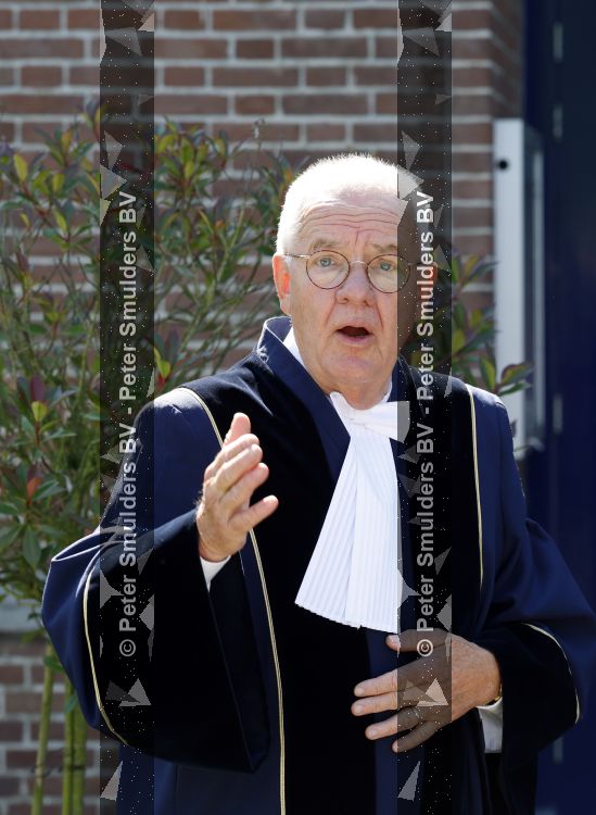 Blaricum / Amstelveen 28 mei 2026
Oger Lusink en zijn vrouw Ellen trouwen in het gemeentehuis van Blaricum en daarna hebben ze een lunch bij restaurant Aan de Poel . Guido Maas trouwde het echtpaar