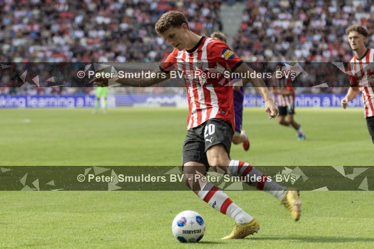 Eindhoven, 23 augustus 2026
Vriendenloterij Eredivisie
PSV - FC Groningen eindstand 5-1
Guus Til

Foto Carlo van Hout