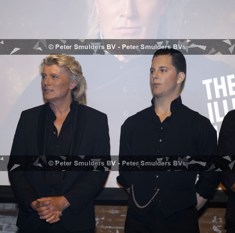 Velzen 19 mei 2026
Presentatie cast the Mentelist . De Nederlandse line-up bestaat uit Niels Houtepen (The Mentalist), Aaron Crow (The Daredevil), Scott & Muriel (The Accidentalists), Zippo Guo (The Manipulator), Dann Stevens (The Magician) en Hans Klok (The Fastest Illusionist in the World). Irene Moors presenteert het 
 