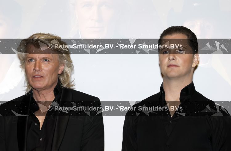 Velzen 19 mei 2026
Presentatie cast the Mentelist . De Nederlandse line-up bestaat uit Niels Houtepen (The Mentalist), Aaron Crow (The Daredevil), Scott & Muriel (The Accidentalists), Zippo Guo (The Manipulator), Dann Stevens (The Magician) en Hans Klok (The Fastest Illusionist in the World). Irene Moors presenteert het 
 