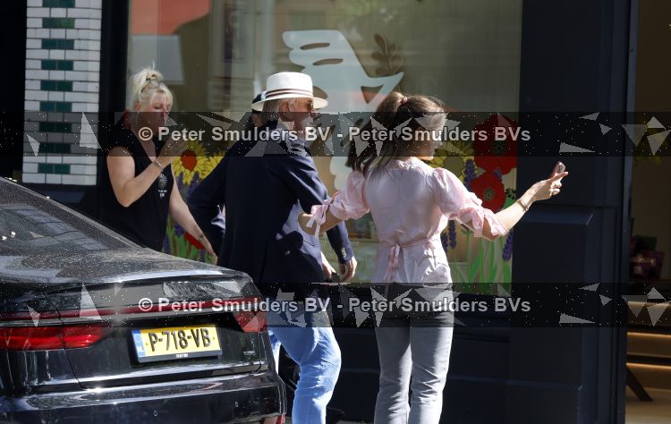 Amsterdam 29 mei 2026
Harry Mens en zijn jongste dochter Nour doen samen boodschappen in Amsterdam zuid.