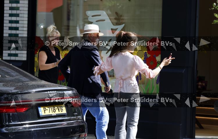 Amsterdam 29 mei 2026
Harry Mens en zijn jongste dochter Nour doen samen boodschappen in Amsterdam zuid.