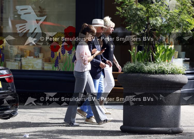 Amsterdam 29 mei 2026
Harry Mens en zijn jongste dochter Nour doen samen boodschappen in Amsterdam zuid.