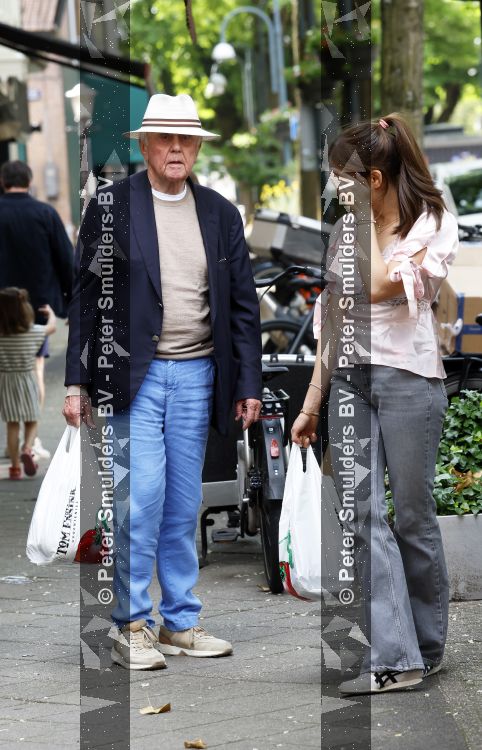 Amsterdam 29 mei 2026
Harry Mens en zijn jongste dochter Nour doen samen boodschappen in Amsterdam zuid.