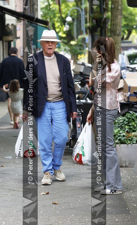 Amsterdam 29 mei 2026
Harry Mens en zijn jongste dochter Nour doen samen boodschappen in Amsterdam zuid.