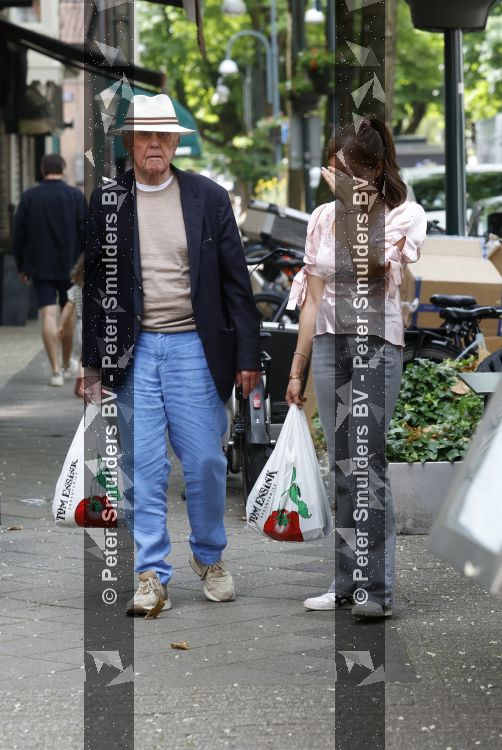 Amsterdam 29 mei 2026
Harry Mens en zijn jongste dochter Nour doen samen boodschappen in Amsterdam zuid.