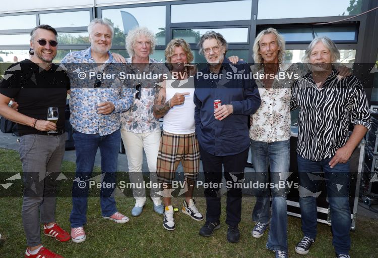 Lijnden 1 juli 2026
Feestje van een fish named Fred die geld ophalen voor make a wish. Henk Westbroek met het Goede doel ( oa Toni Peroni)