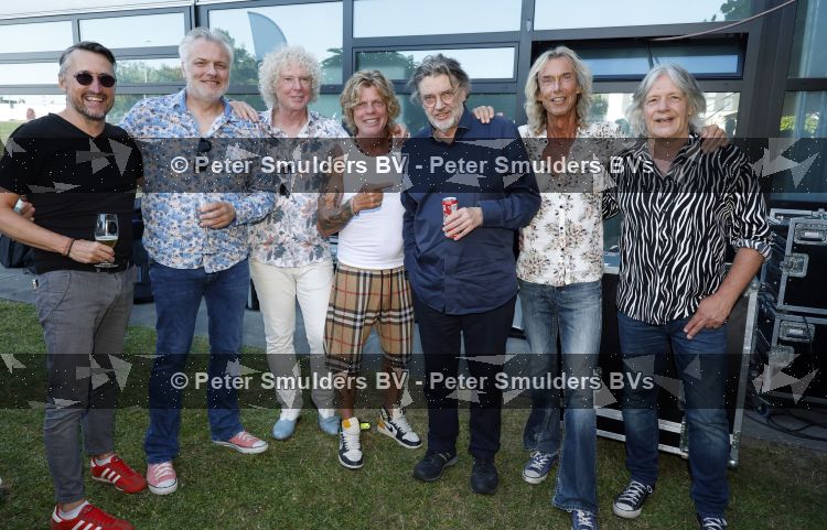 Lijnden 1 juli 2026
Feestje van een fish named Fred die geld ophalen voor make a wish. Henk Westbroek met het Goede doel ( oa Toni Peroni)