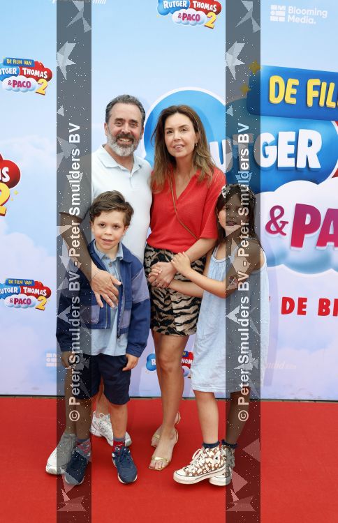 Amsterdam 31 mei 2026
Premiere Rutger Thomas en Paco 2 in Pathe Arena . Horace Cohen met vrouw en kinderen 