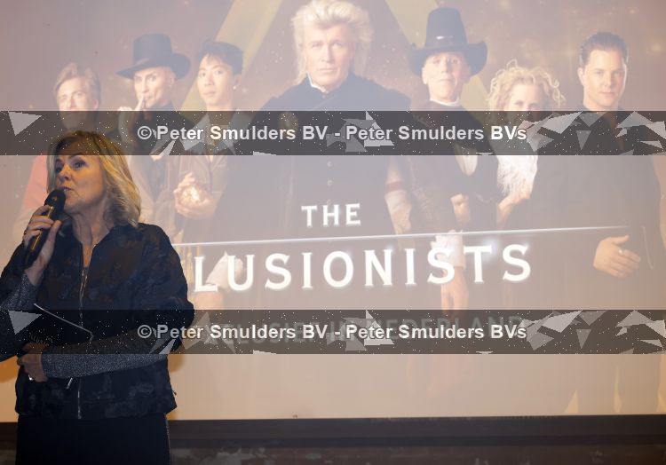 Velzen 19 mei 2026
Presentatie cast the Mentelist . De Nederlandse line-up bestaat uit Niels Houtepen (The Mentalist), Aaron Crow (The Daredevil), Scott & Muriel (The Accidentalists), Zippo Guo (The Manipulator), Dann Stevens (The Magician) en Hans Klok (The Fastest Illusionist in the World). Irene Moors presenteert het 
 