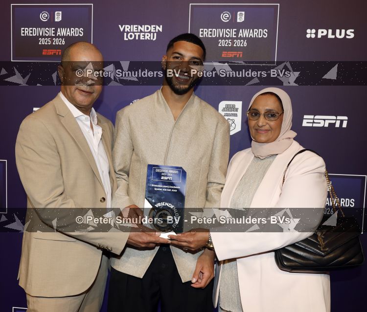 Maarssen 25 mei 2026
Ismael Saibari wordt gekozen tot beste speler van de nederlandse eredivie op het gala van ESPN in de Fabrique . Ismael met zijn ouders