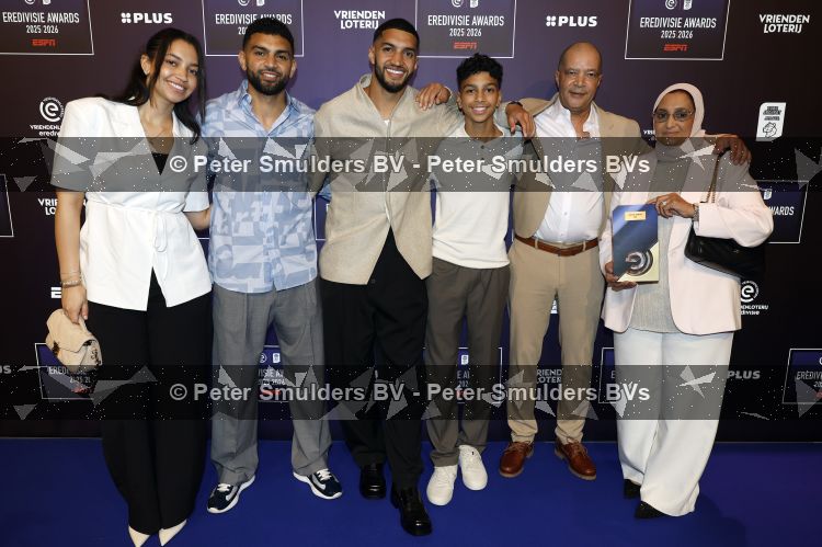 Maarssen 25 mei 2026
Ismael Saibari wordt gekozen tot beste speler van de nederlandse eredivie op het gala van ESPN in de Fabrique . Ismael met ouders broers en zus